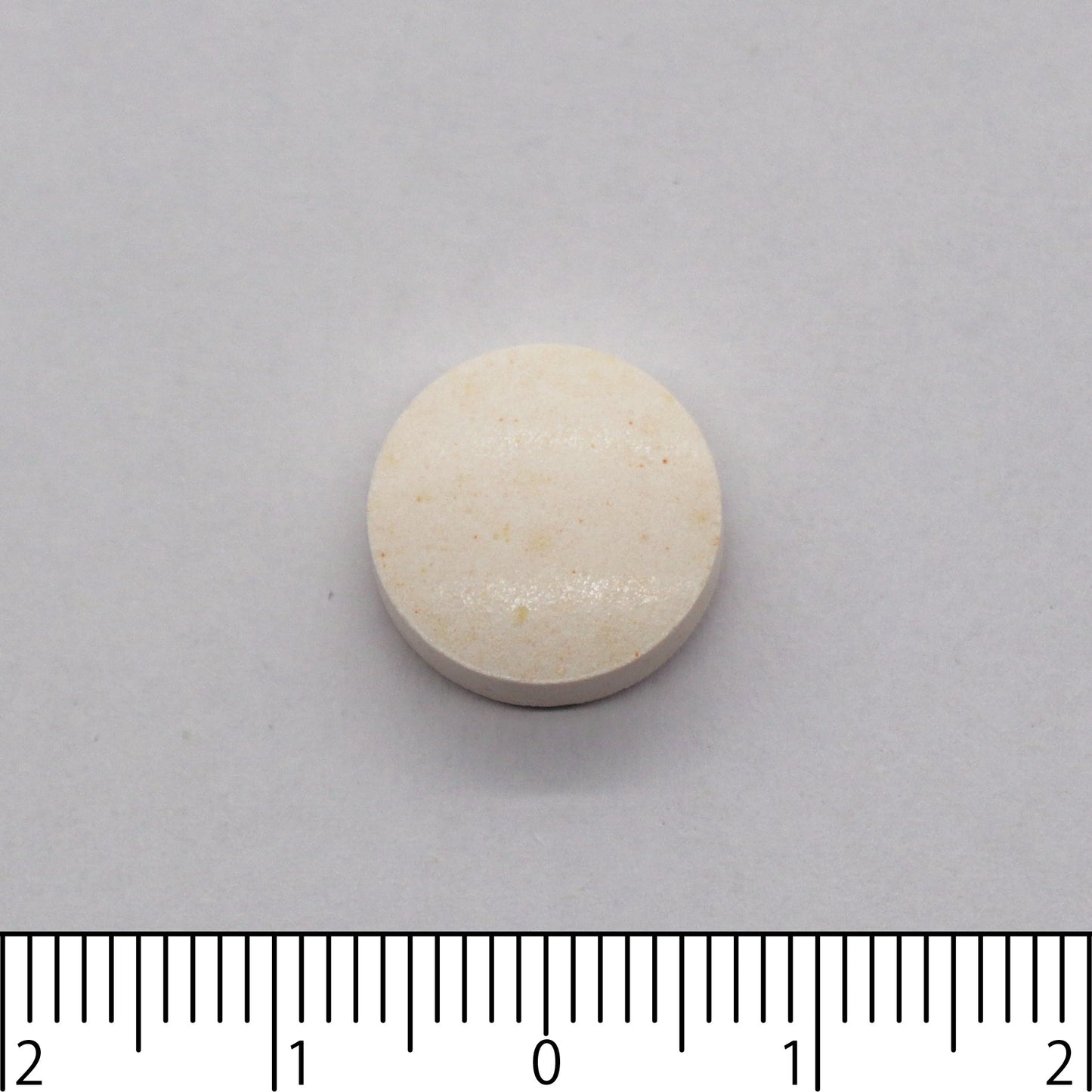 体に必要な14種の成分をまとめてチャージ。 パイン風味のチュアブルタイプ 毎日の元気の源に